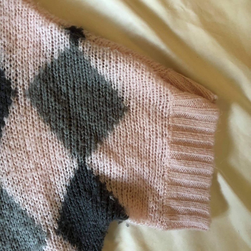 Pink Sweater - Picture 4 of 6